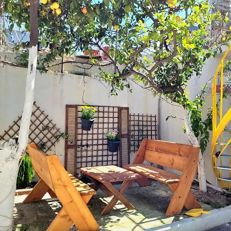 Modern House With Courtyard Nearby The Old Town Daire *